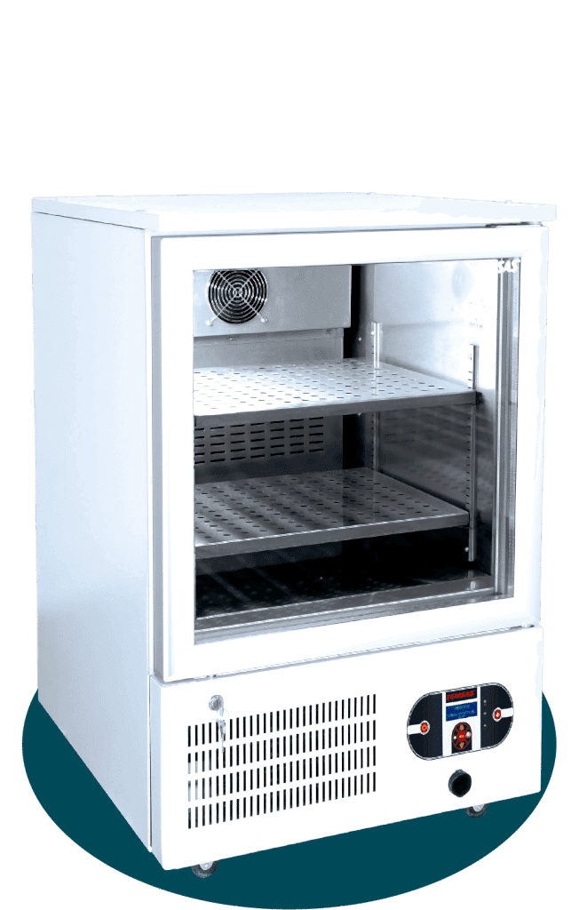 Soğutmalı inkübatör, -10°C ile 80°C arasında geniş sıcaklık aralığı sunarak hassas laboratuvar testleri, mikrobiyolojik araştırmalar ve medikal saklama gereksinimleri için ideal bir ortam sağlar. Stabil sıcaklık kontrolüyle hücre kültürü, numune saklama ve biyolojik deneyler için yüksek hassasiyet sunar.(80 degree freezer, 80 freezer lab, low temp freezer, Soğutmalı inkübatör )